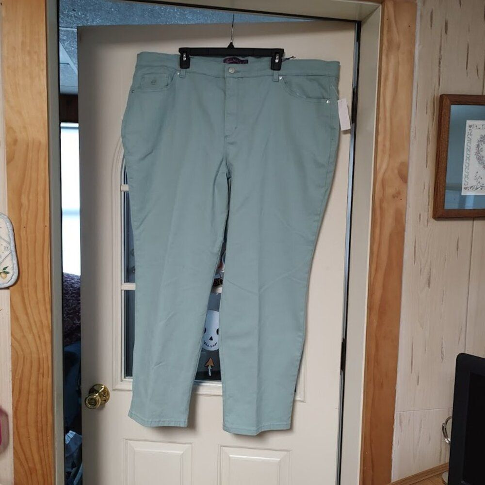 New Gloria Vanderbilt Aquifer Original Slimming Jeans Size Women's 24W Average